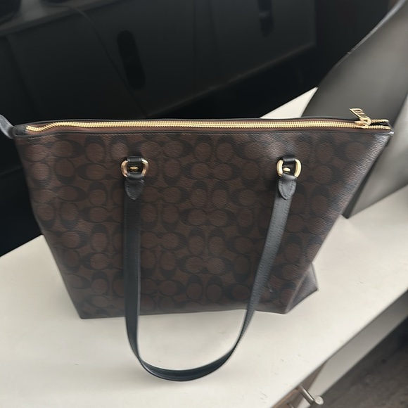 Authentic Medium Tote Coach Purse M2 D2266-F79609 - Picture 2 of 5